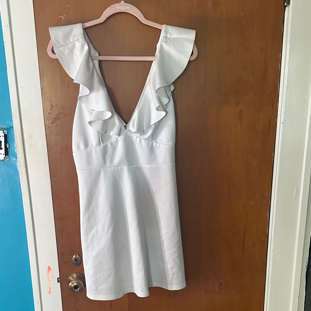 Essue White Ruffle Mini Dress